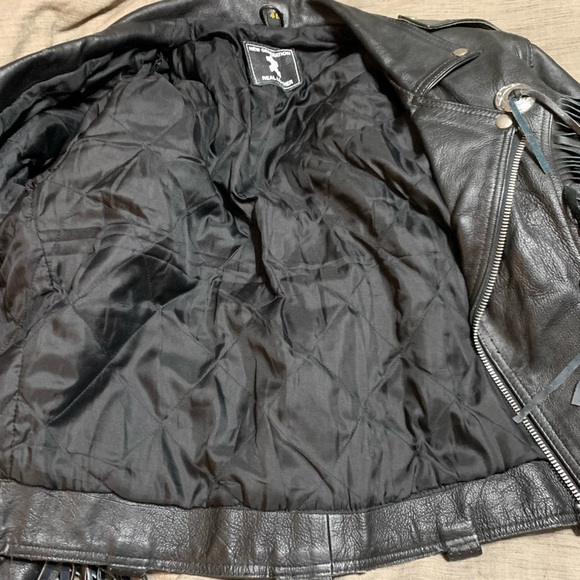 Vintage leather jacket with fringe - Picture 10 of 10